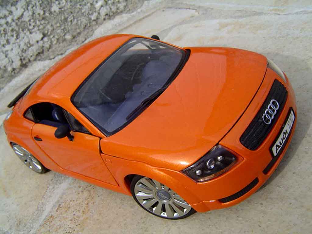 Audi TT coupe jantes audi a8 oranje lamborghini 1/18 Revell