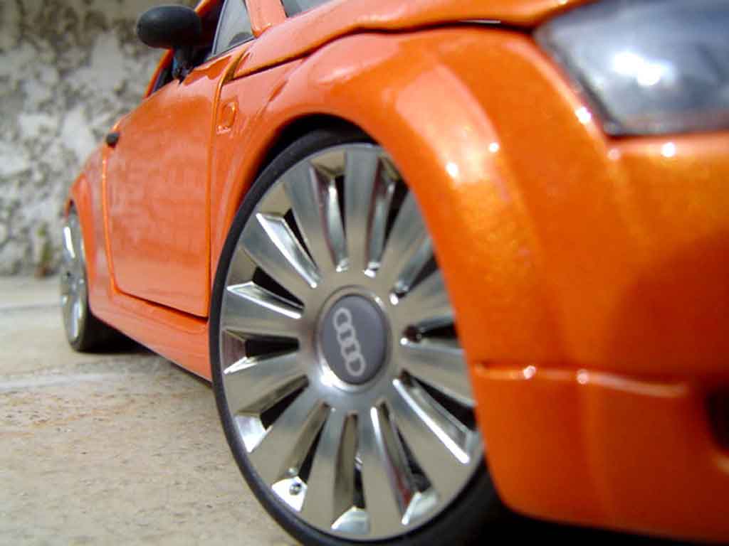 Audi TT coupe jantes audi a8 oranje lamborghini 1/18 Revell