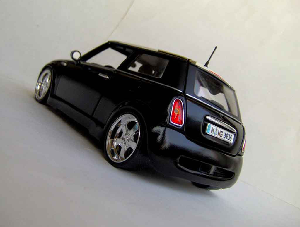 Mini Cooper D west coast choppers 1/18 Maisto
