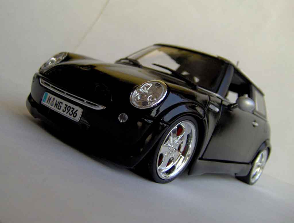 Mini Cooper D 1/18 Maisto D west coast choppers modelauto