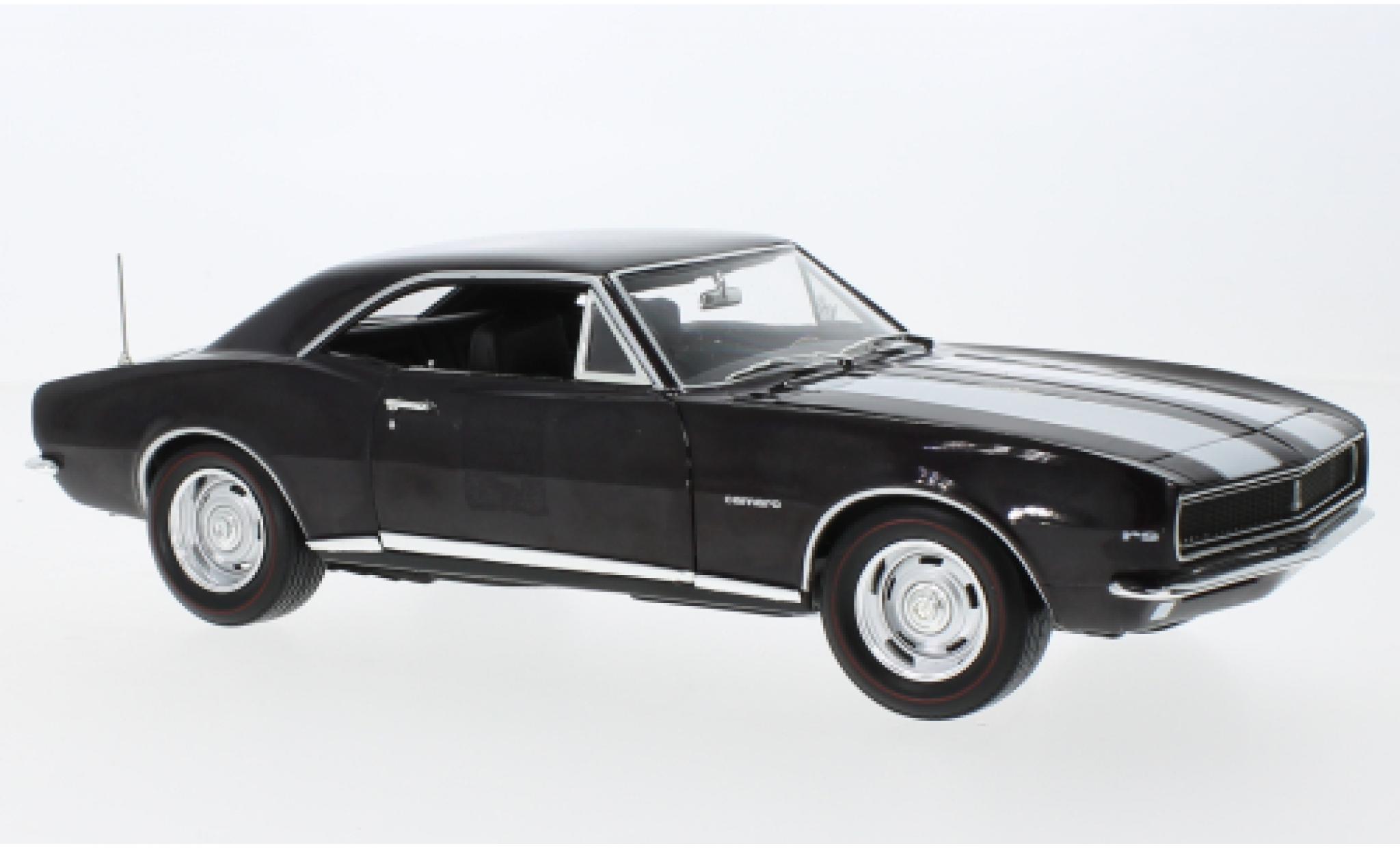 Chevrolet Camaro 1/18 Auto World Z/28 paars/wit 1967 modelauto