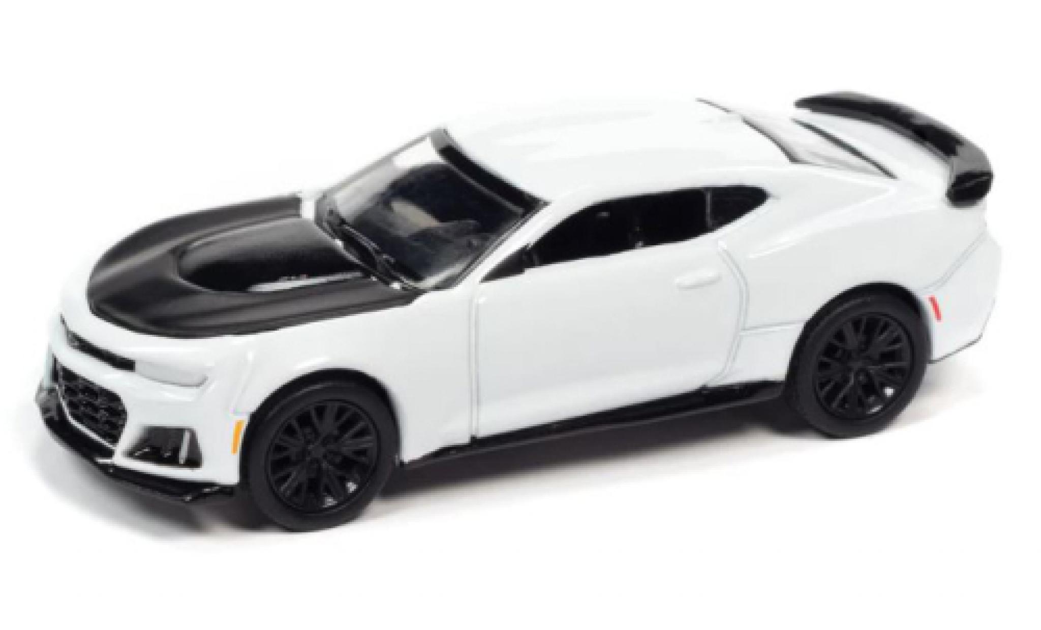 Chevrolet Camaro 1/64 Auto World ZL1 wit/zwart 2019 modelauto