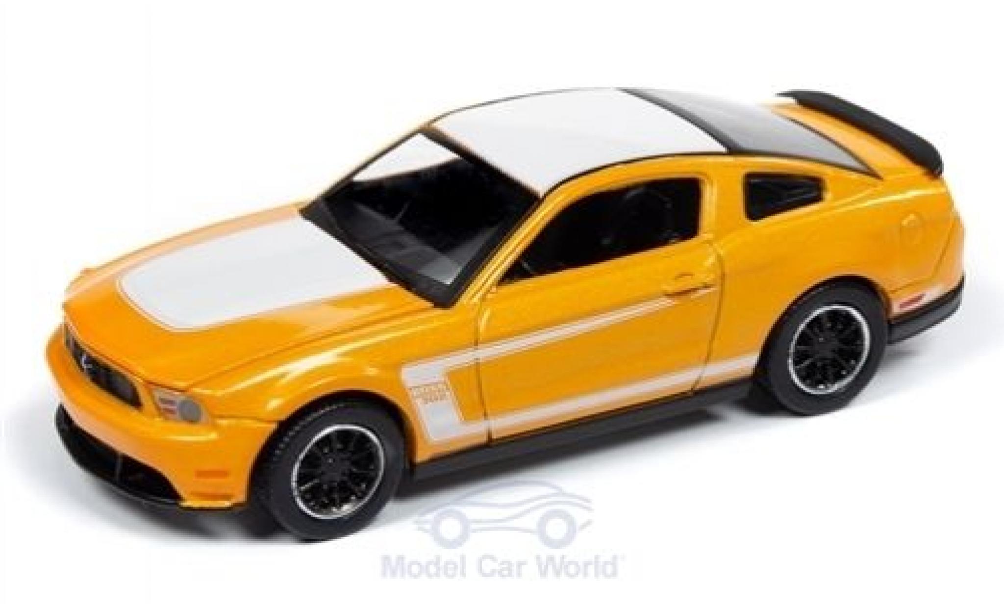 Ford Mustang 1/64 Auto World Boss 302 oranje/wit 2012 modelauto