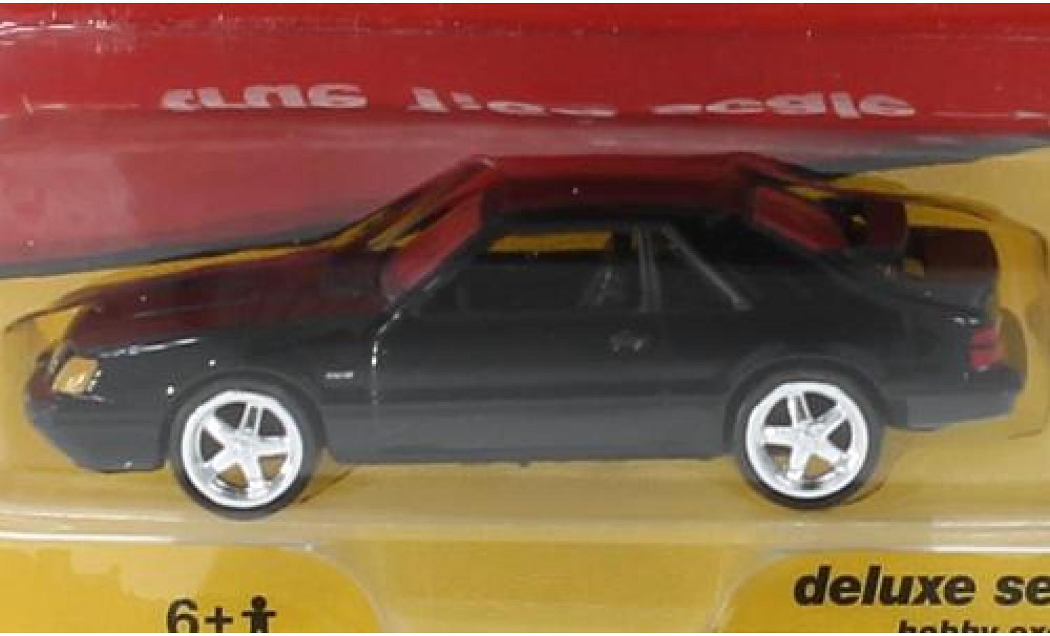 Ford Mustang 1/64 Auto World SVO zwart 1984 modelauto