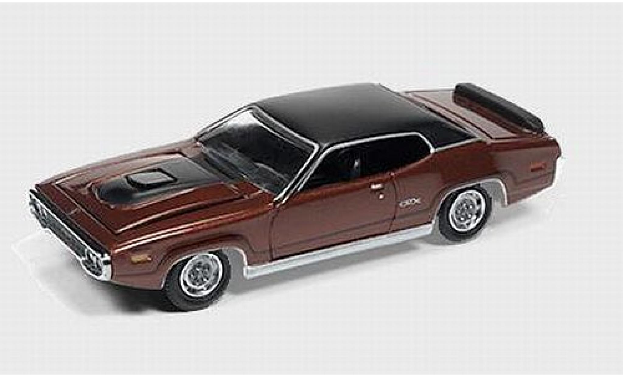 Plymouth GTX 1/64 Auto World bruin/zwart 1971 modelauto