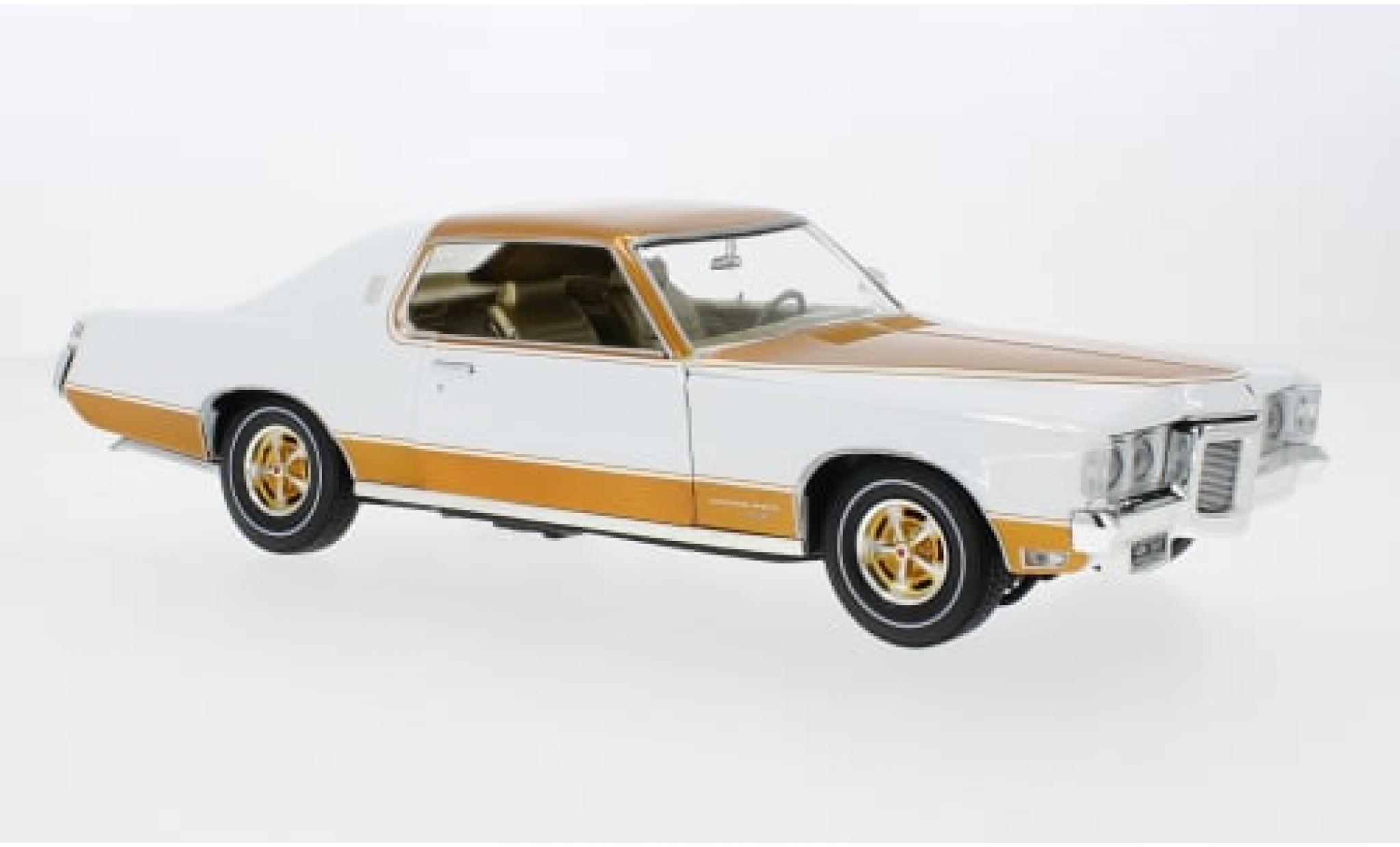 Pontiac Grand Prix 1/18 Auto World Royal Bobcat wit/metallic bruin 1969 1:18 modelauto