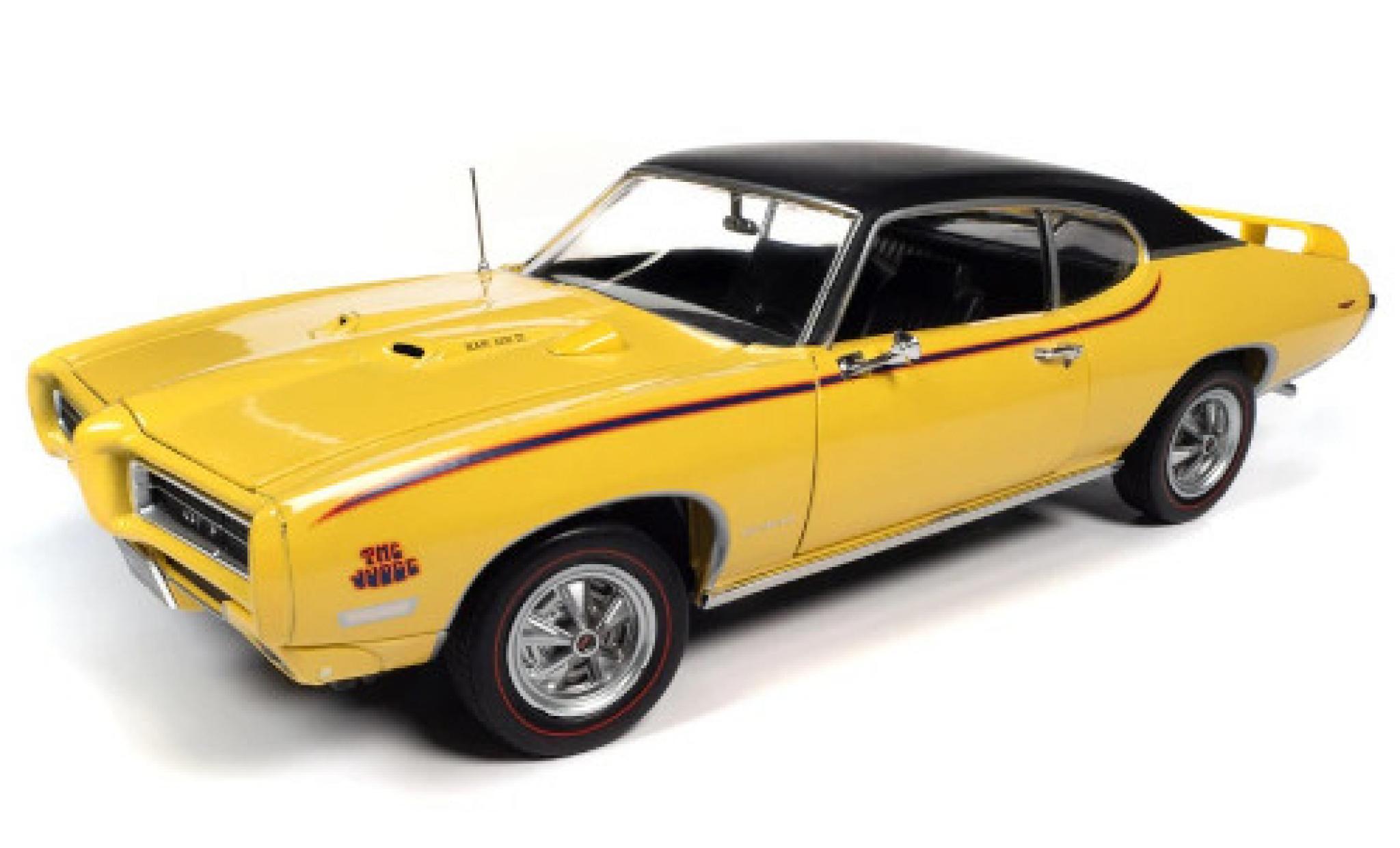 Pontiac GTO 1/18 Auto World Judge geel/Dekor 1969 modelauto