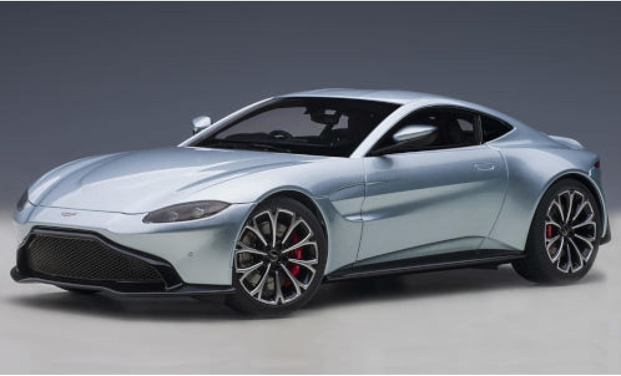 Aston Martin Vantage 1/18 AUTOart grijs RHD 2019 modelauto