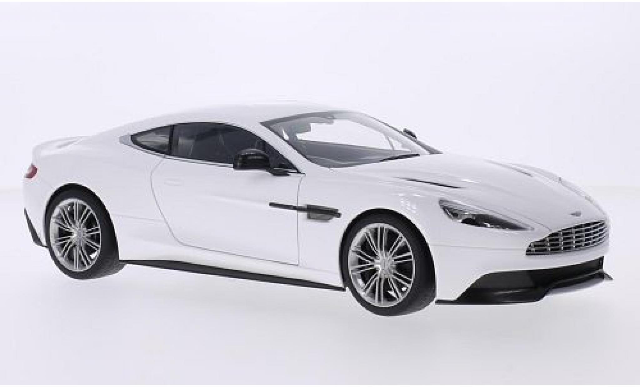Aston Martin Vanquish 1/18 AUTOart wit RHD 2015 modelauto