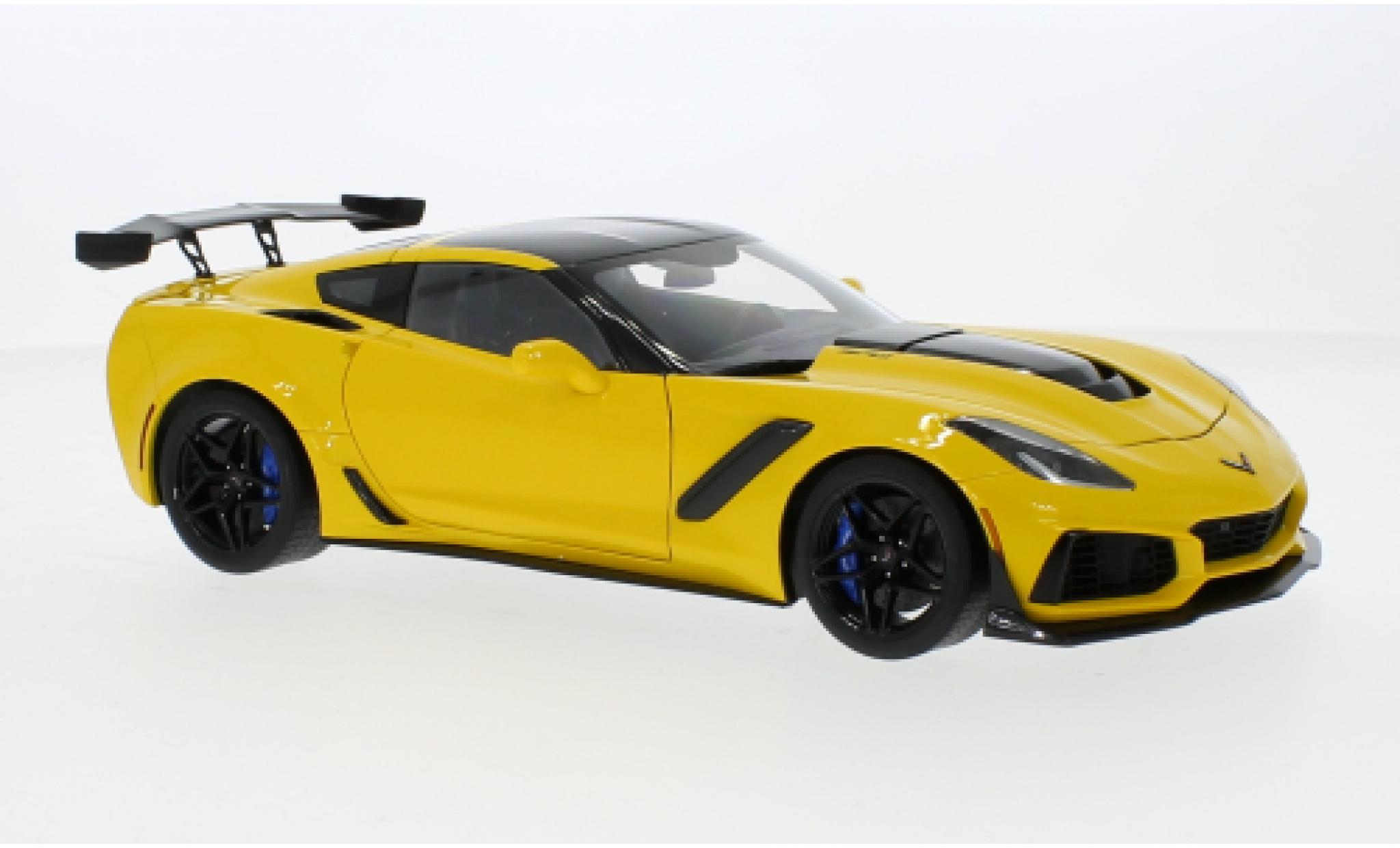 Chevrolet Corvette 1/18 AUTOart (C7) ZR1 geel 2019 modelauto