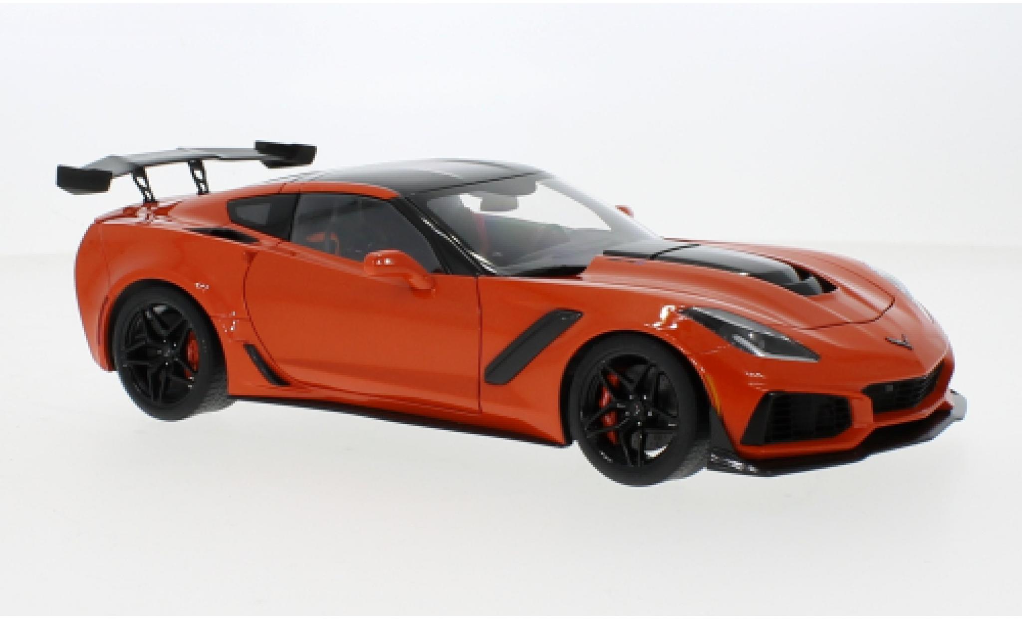 Chevrolet Corvette 1/18 AUTOart (C7) ZR1 oranje 2019 modelauto