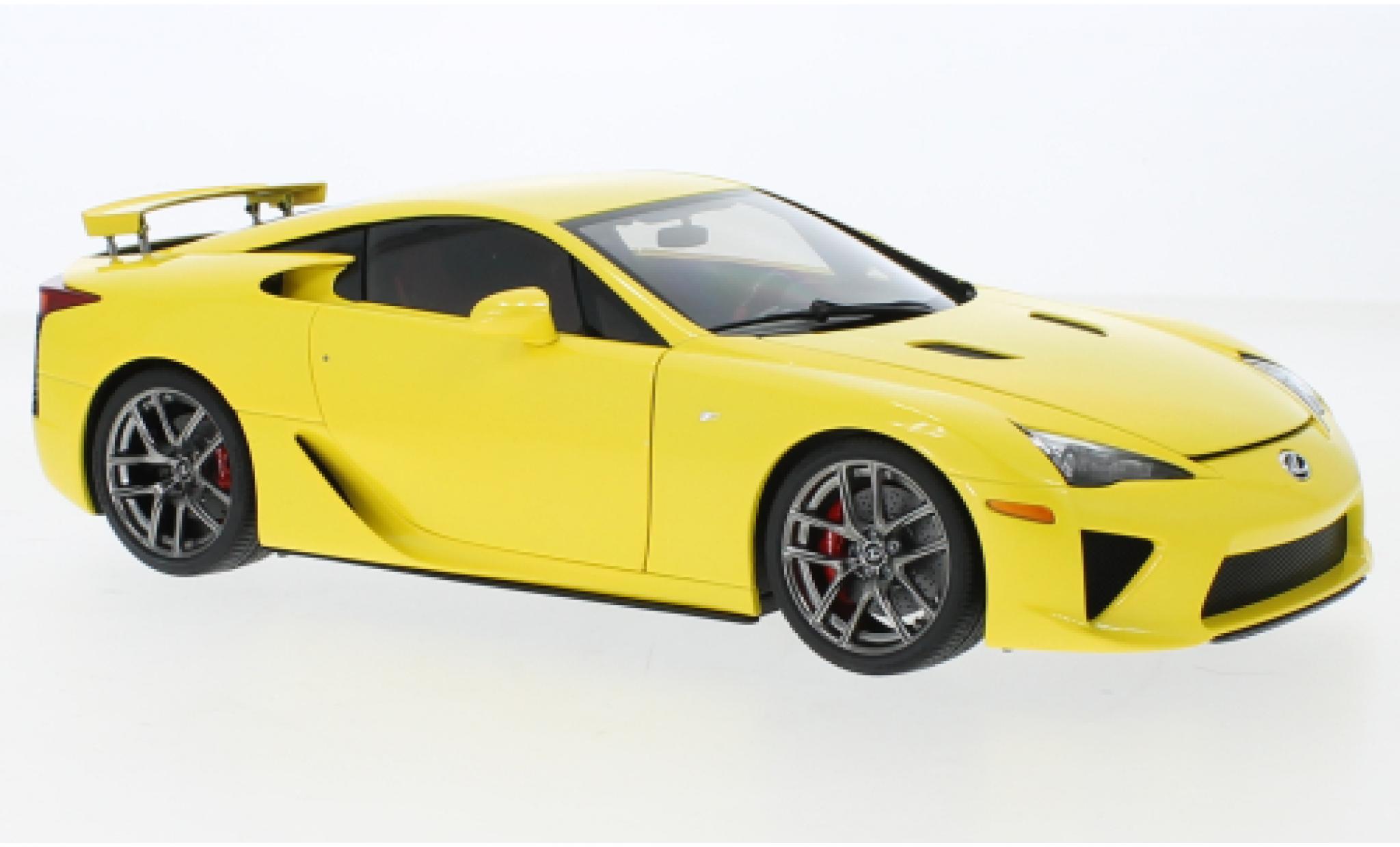 Lexus LFA 1/18 AUTOart metallic geel 2010 modelauto