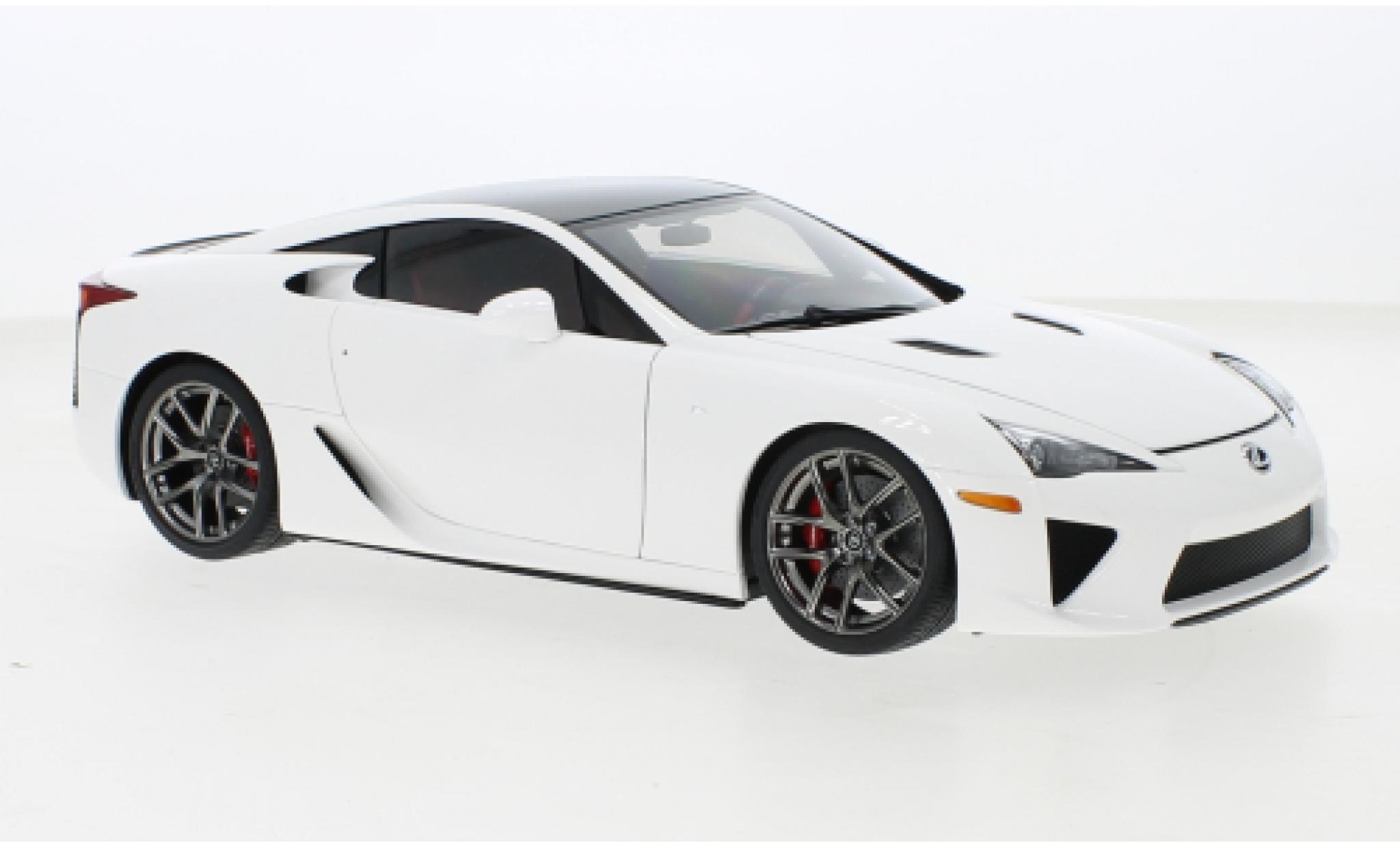 Lexus LFA 1/18 AUTOart wit/carbon 2010 modelauto