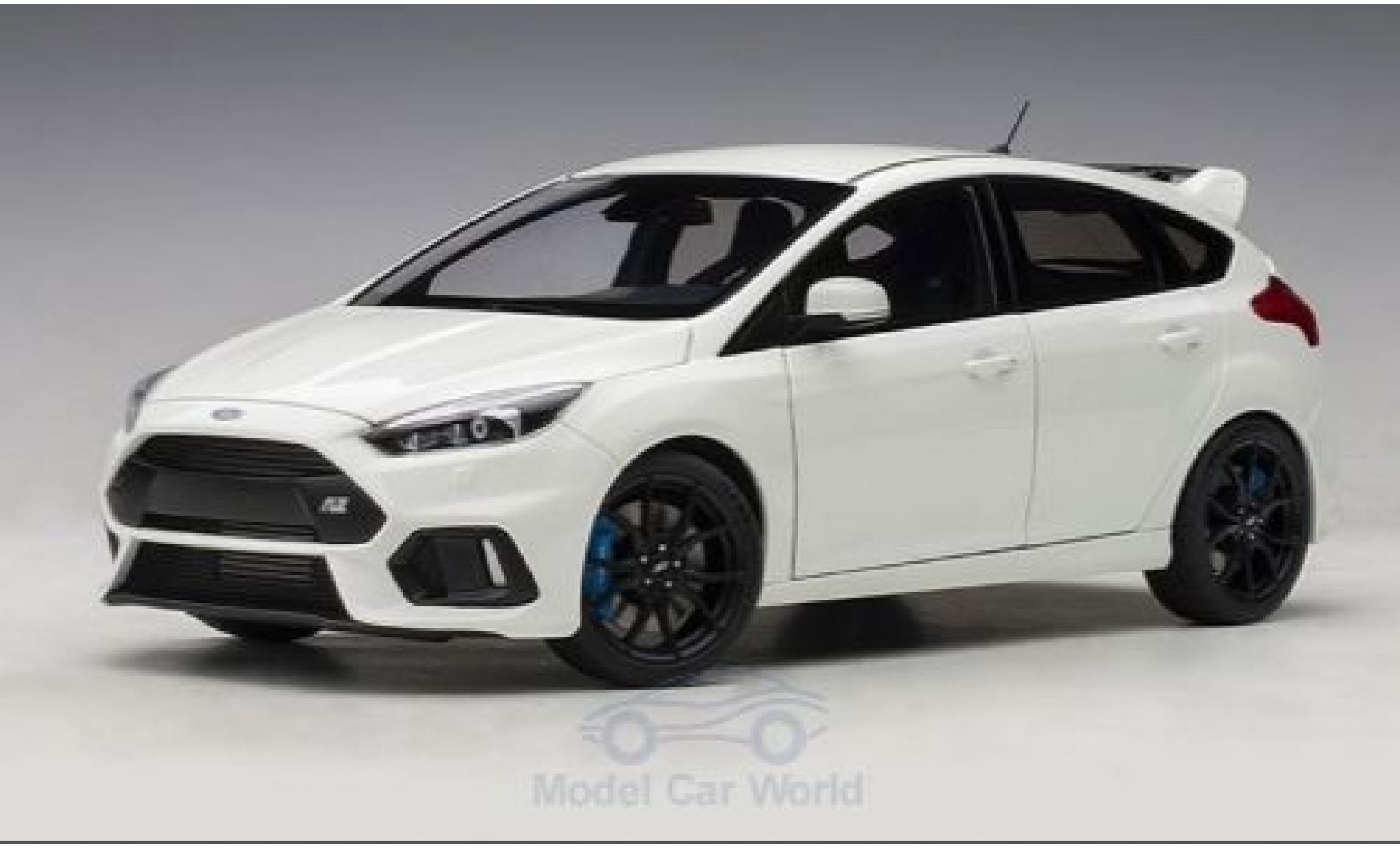Ford Focus 1/18 AUTOart MKIII RS wit 2016 modelauto