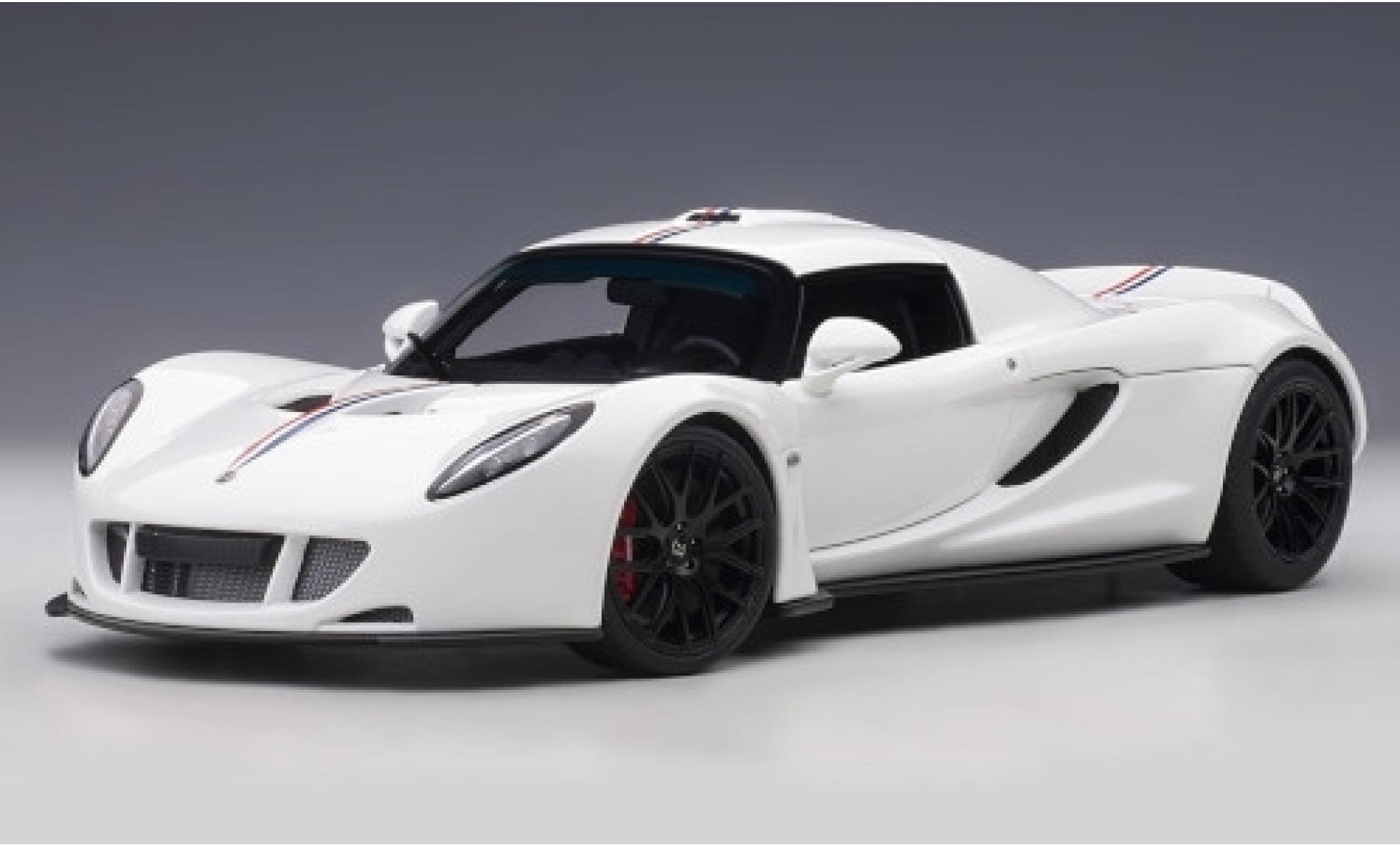 Hennessey Venom 1/18 AUTOart GT Spider wit/Dekor modelauto