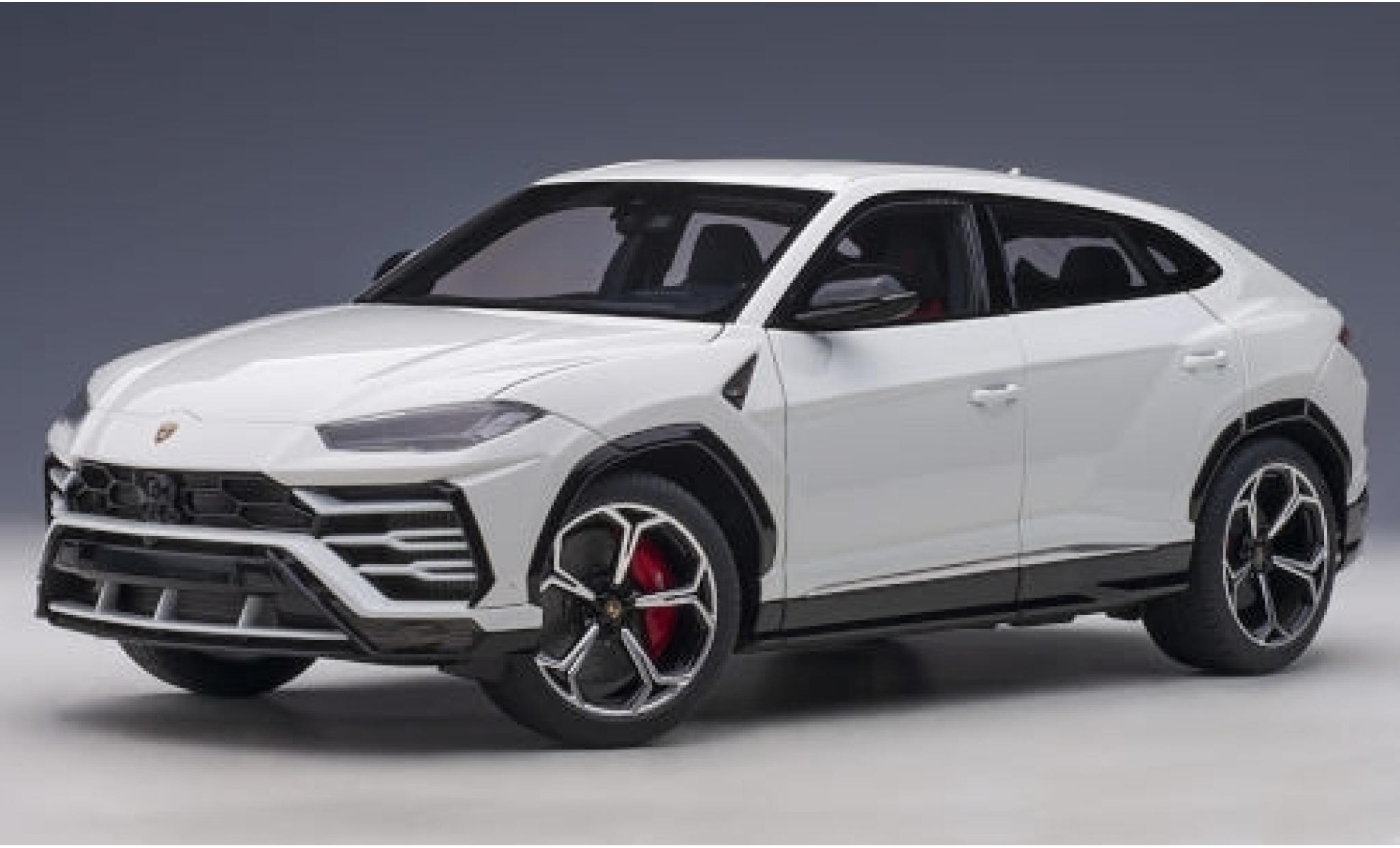 Lamborghini Urus 1/18 AUTOart metallic wit 2018 modelauto