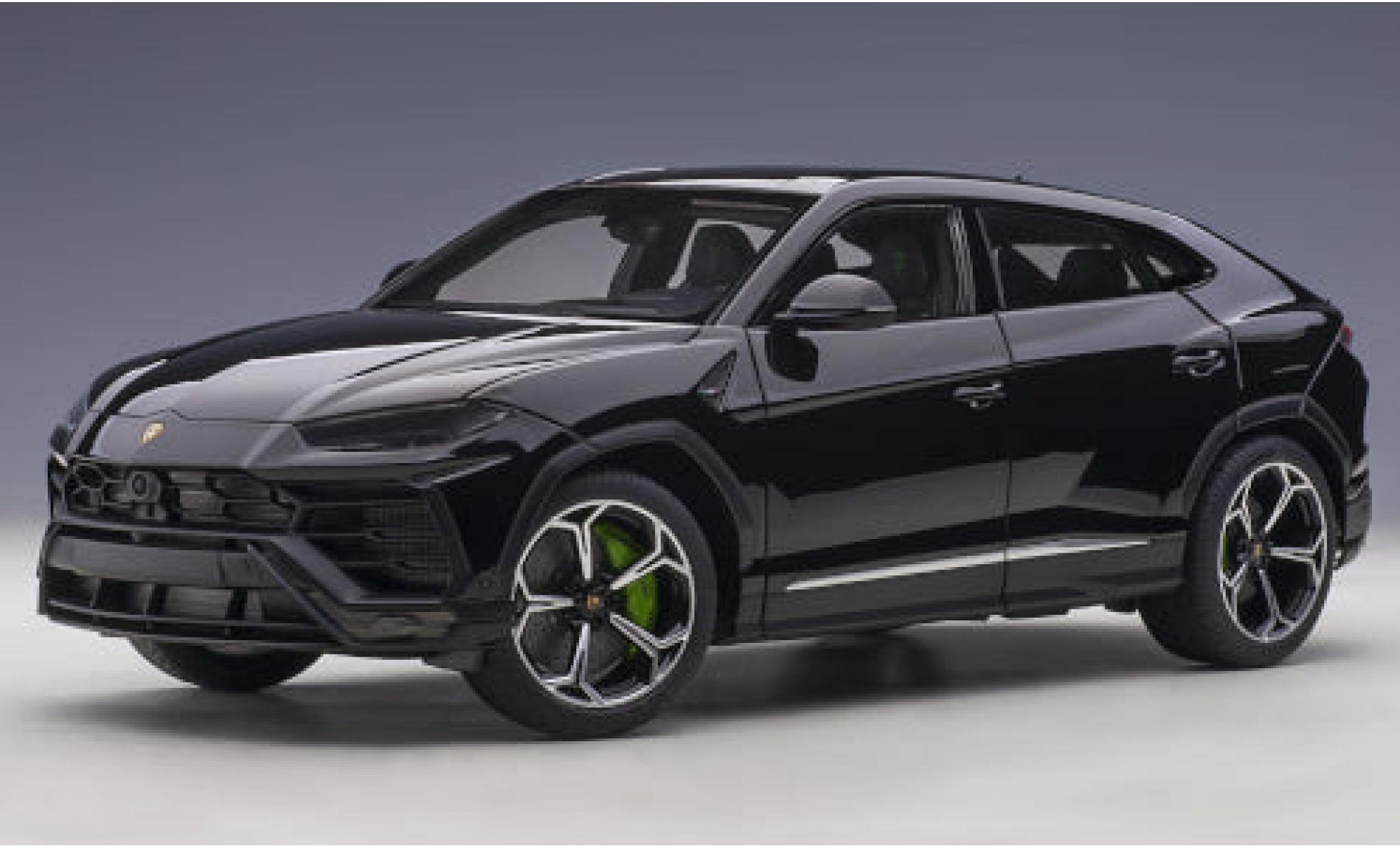 Lamborghini Urus 1/18 AUTOart zwart 2018 modelauto