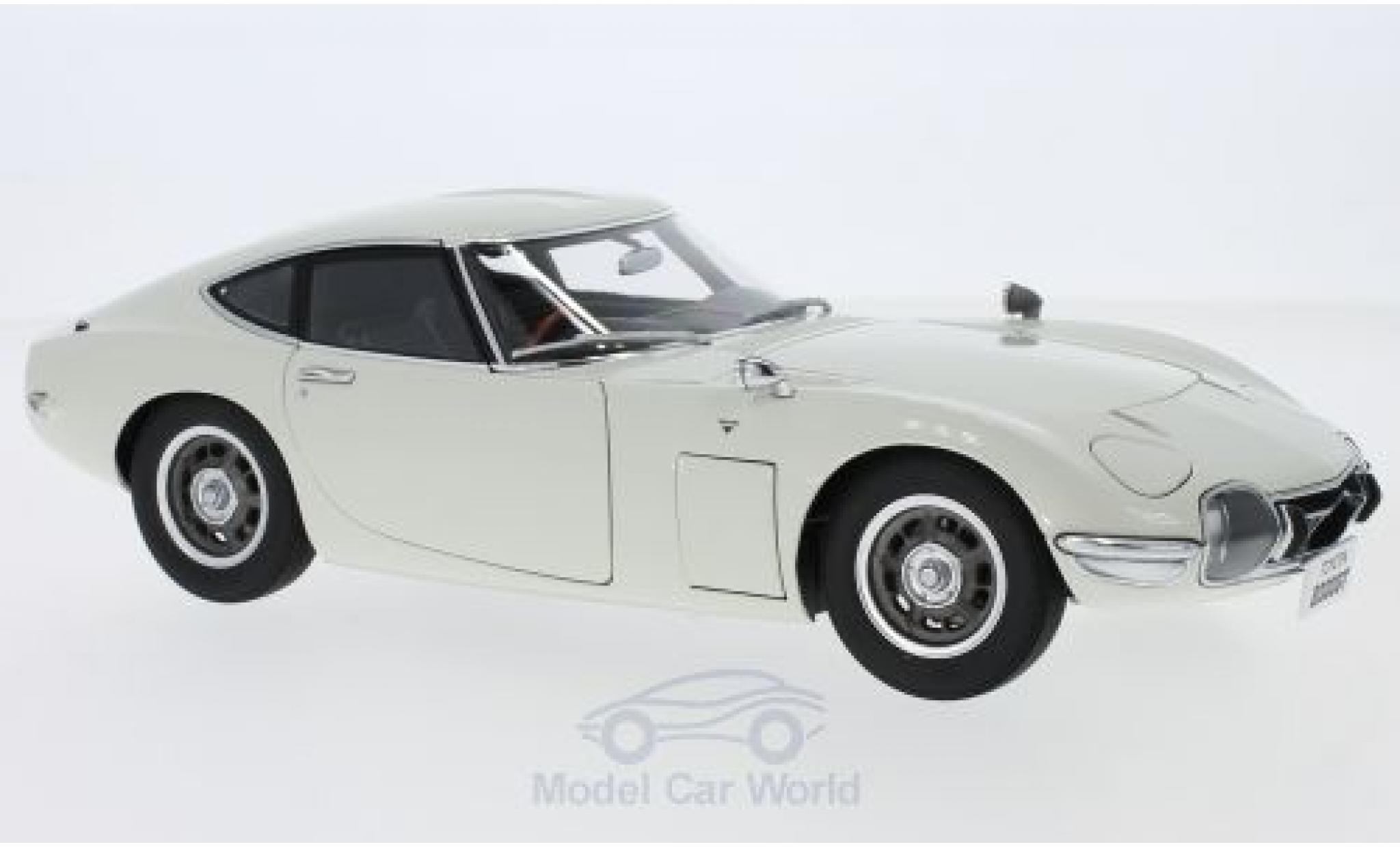 Toyota 2000 GT 1/18 AUTOart Coupe wit modelauto