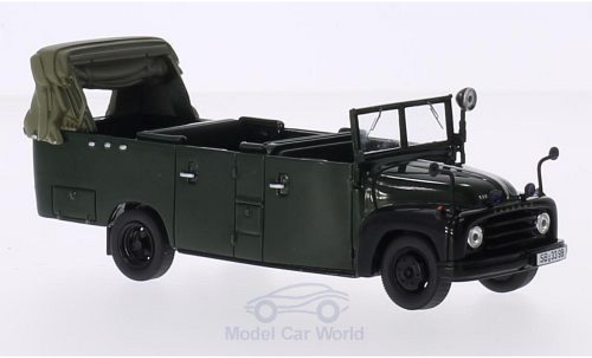 Hanomag L28 1/43 AutoCult Gruppenkraftwagen groen 1955 modelauto