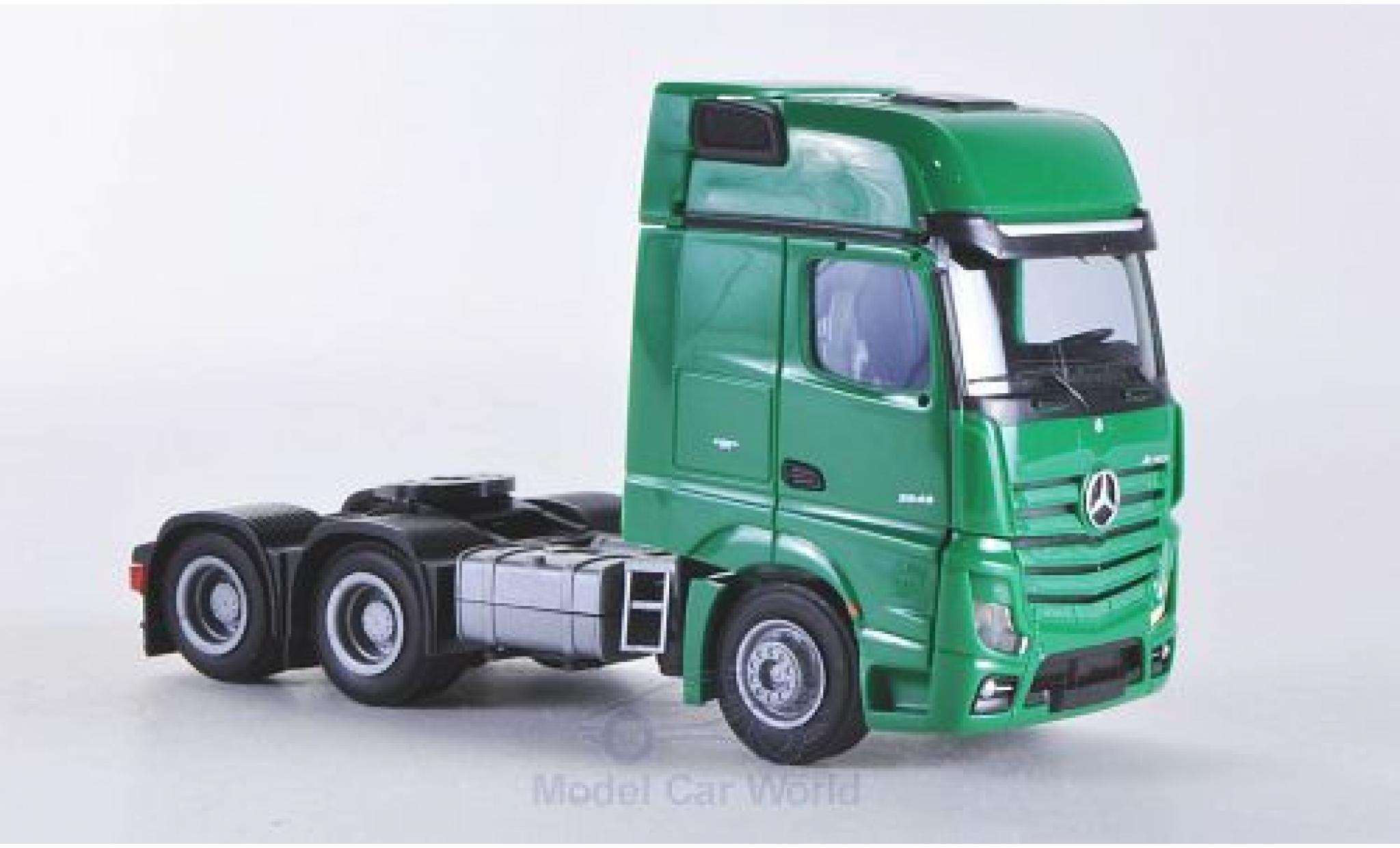 Mercedes Actros 1/87 AWM 2 Giga. groen Aerop.-Zugmaschine 3-achsig groen modelauto
