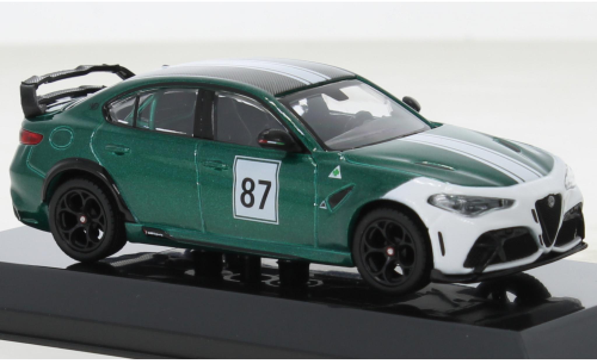 Alfa Romeo Giulia 1/43 Burago GTA groen/wit No.87 modelauto