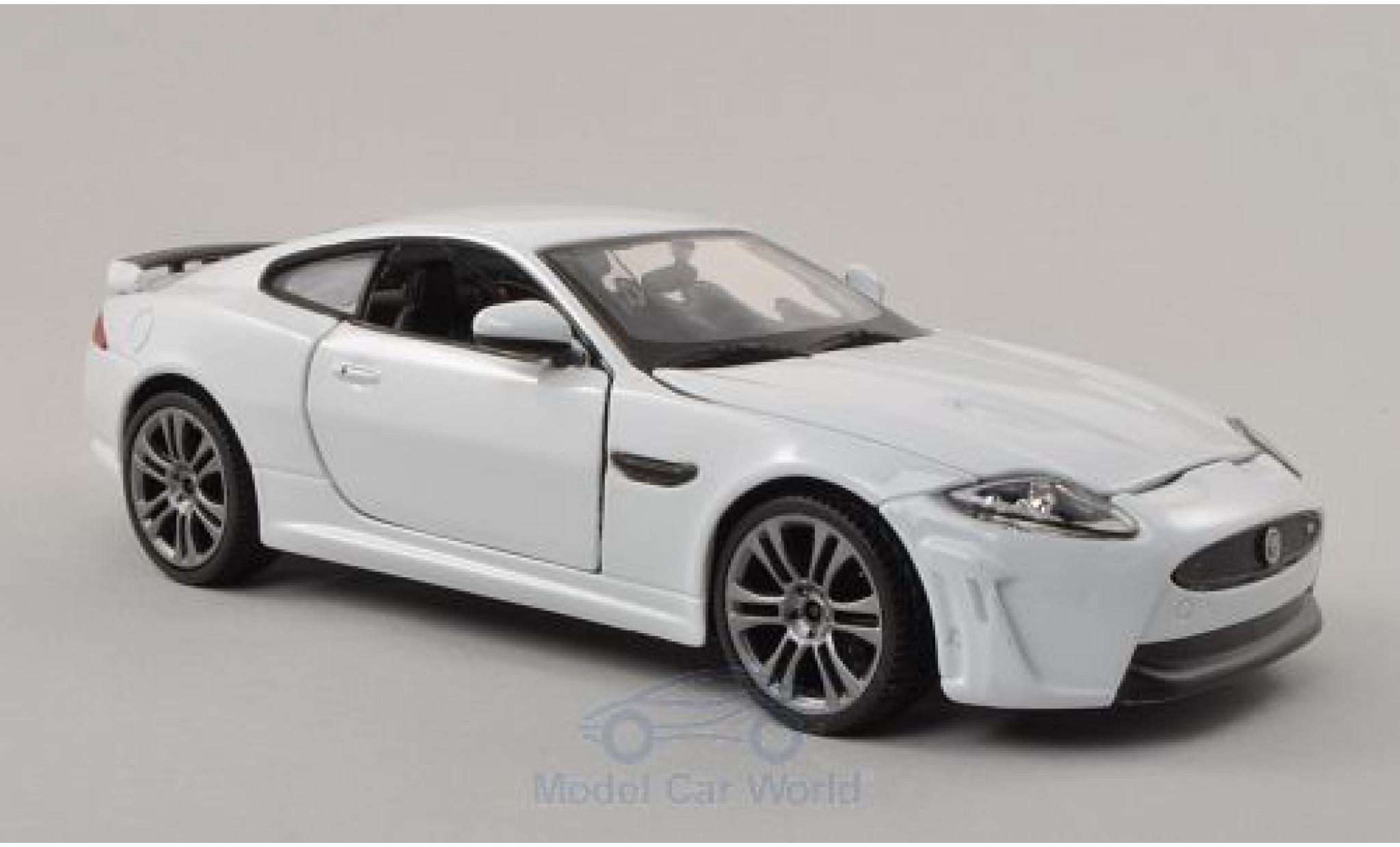 Jaguar XKR S 1/24 Burago -S wit modelauto