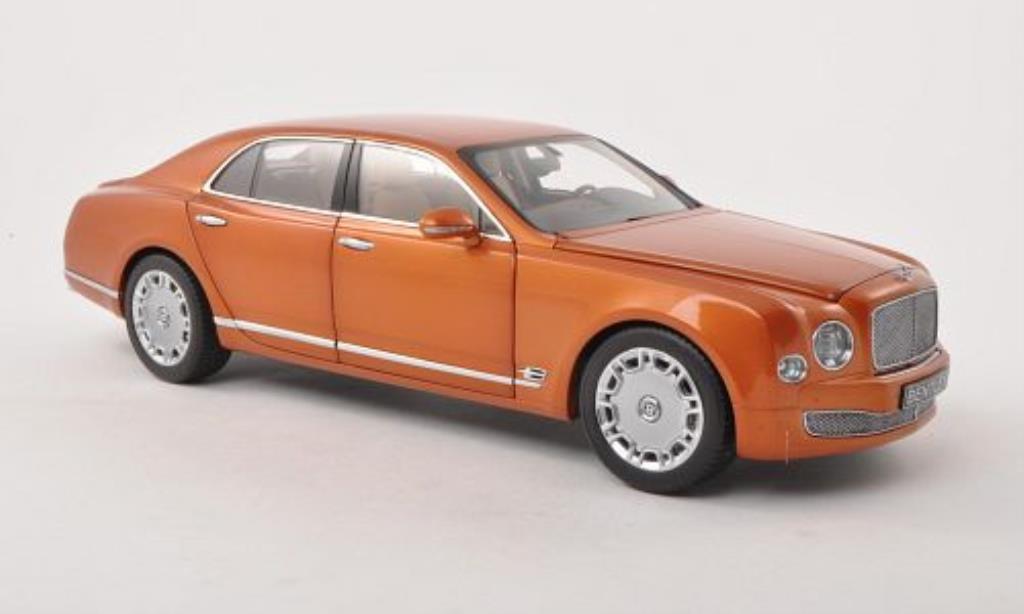 Bentley Mulsanne 1/18 Minichamps oranje LHD 2010 modelauto