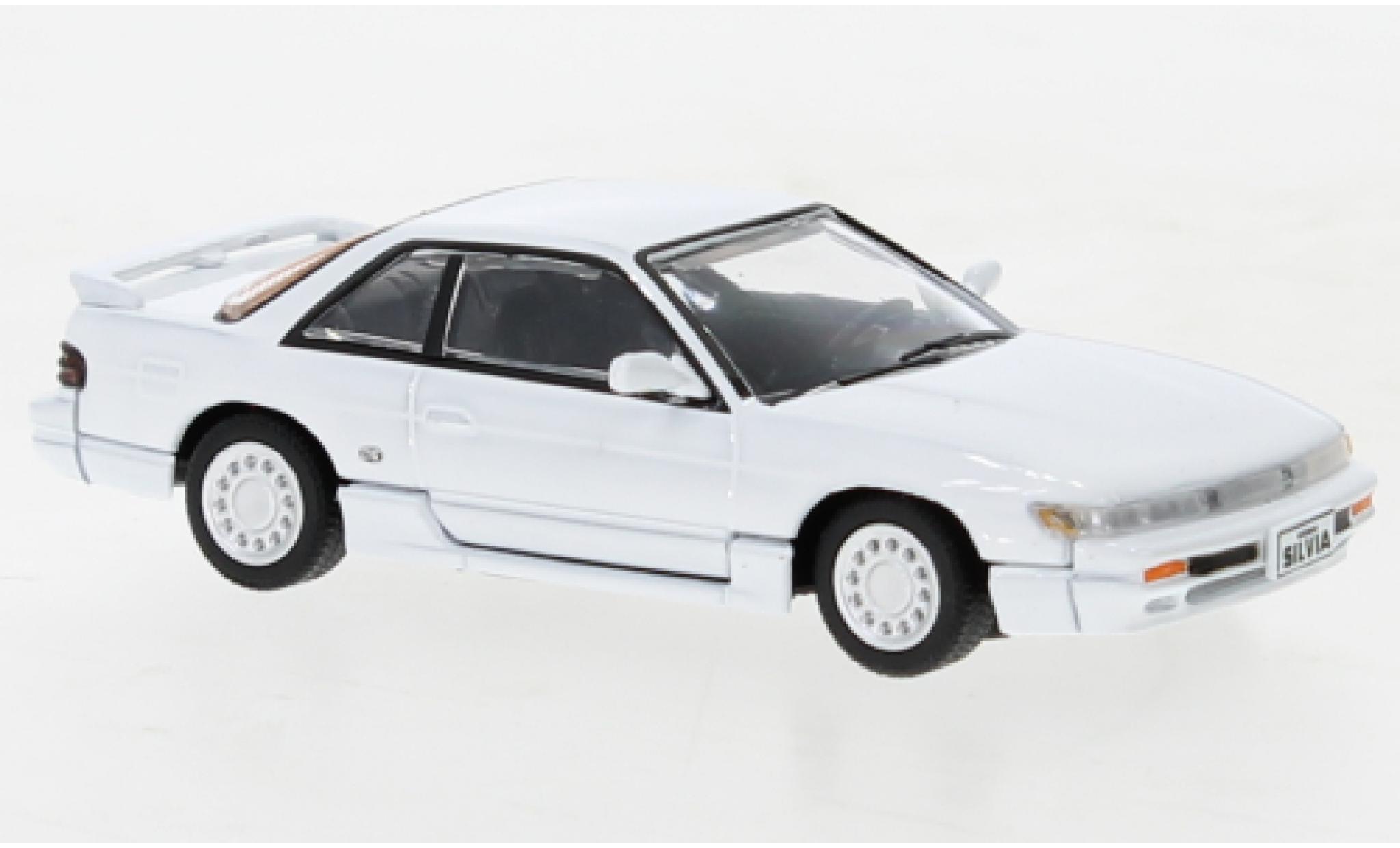 Nissan Silvia 1/64 BM Creations (S13) wit modelauto