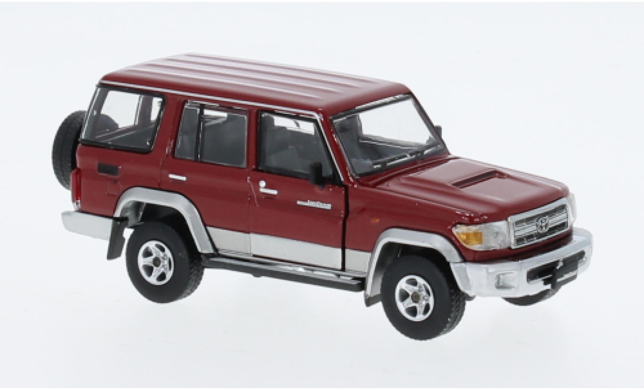 Toyota Land Cruiser 1/64 BM Creations LC76 rood fonc&eacute;/d RHD modelauto