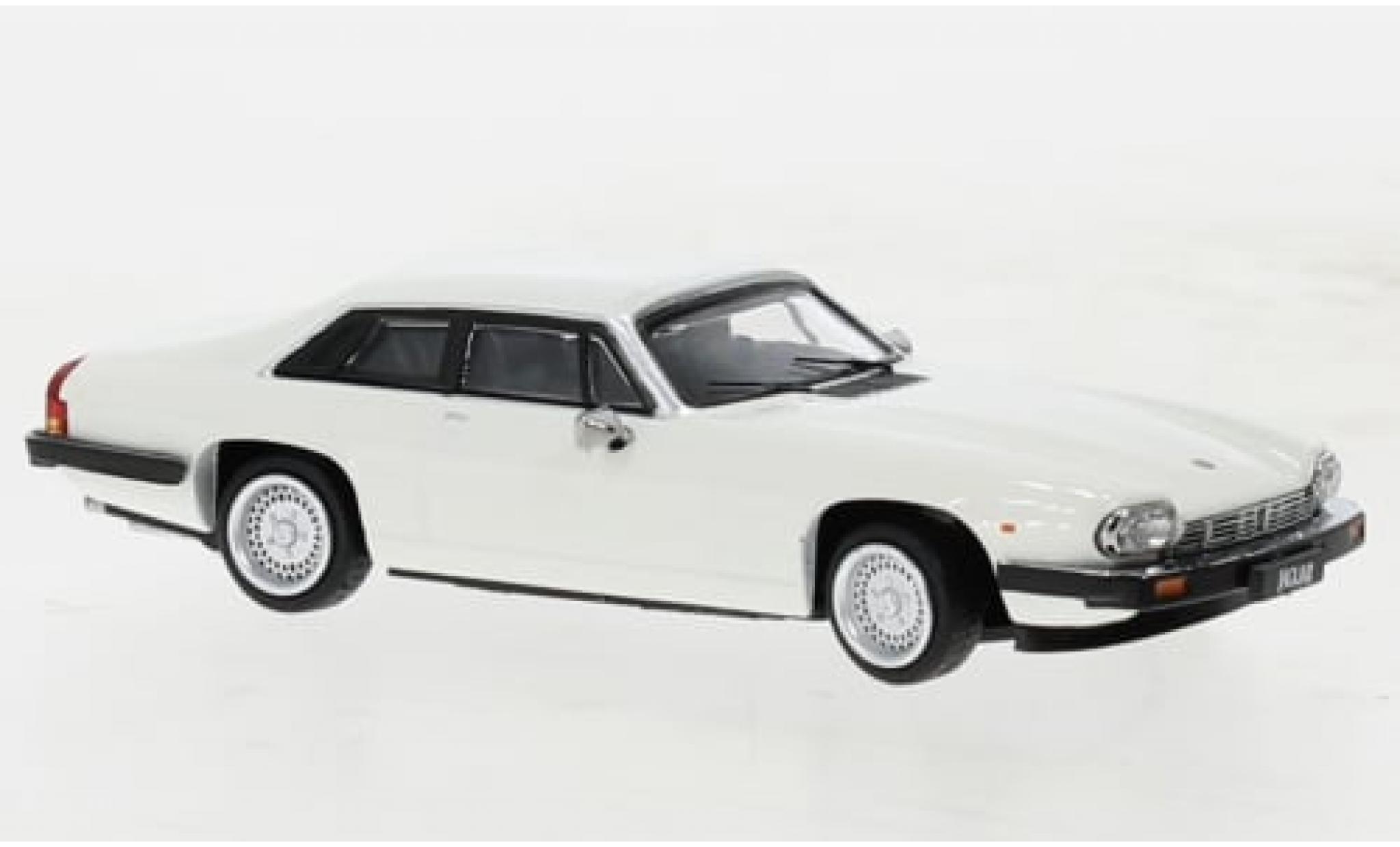 Jaguar XJ 1/64 BM Creations -S V12 wit 1984 1:64 modelauto