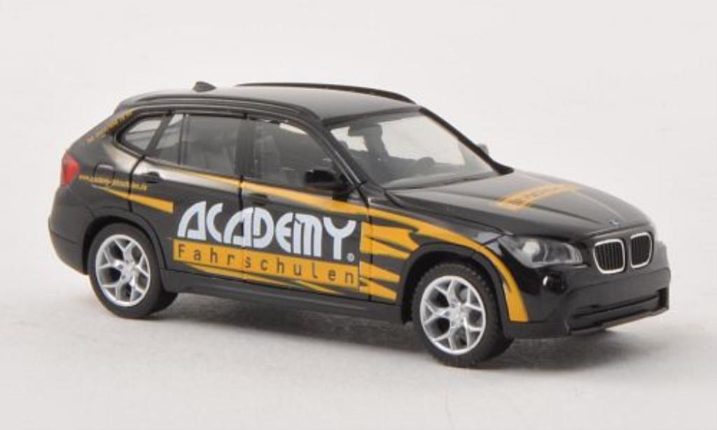 Bmw X1 E84 1/87 Herpa E84 Academy Fahrschulen modelauto