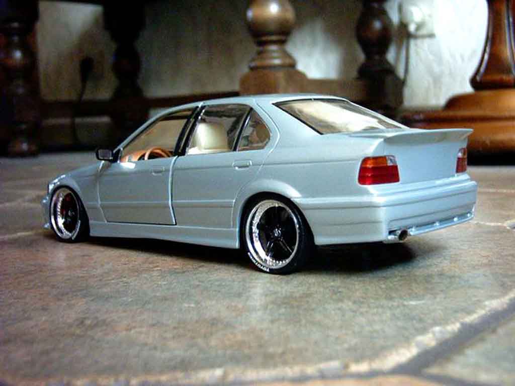Bmw 318 tuning E36 is sedan jantes racing harts 18 pouces 1/18 Ut Models