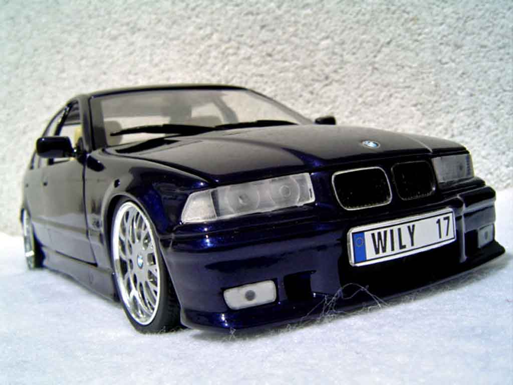 Bmw 325 E36 1/18 Ut Models E36 sedan tds kit m3 blauw metallized modelauto