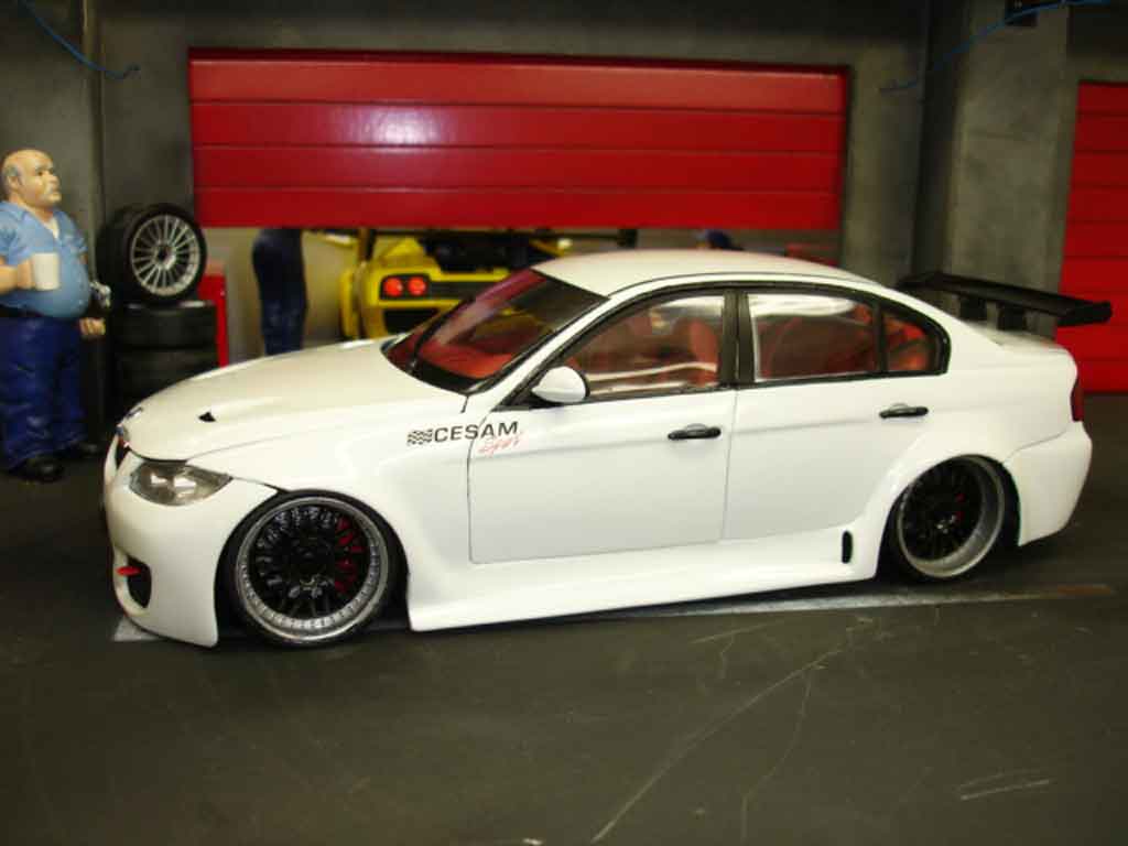 Bmw 330 E90 1/18 Welly E90 jantes bbs preparation route tsw modelauto