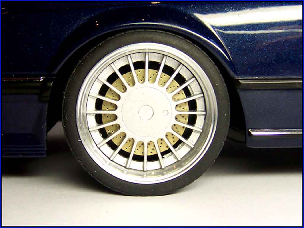 Alpina B7 CSi m alpina b7 1/18 Autoart