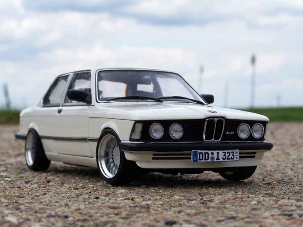 Bmw 323 1/18 Autoart e21 wit jantes alpina 16 pouces 1977 modelauto