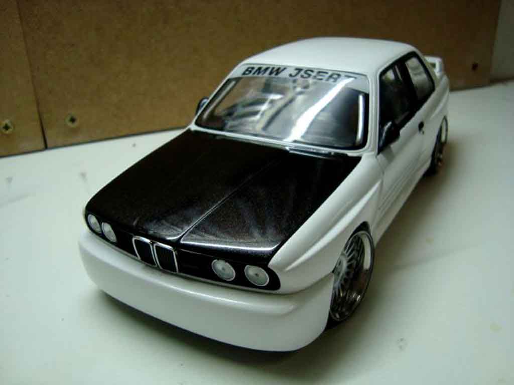 Bmw M3 coupe E30 wit jantes hartge 19 pouces 1/18 Minichamps