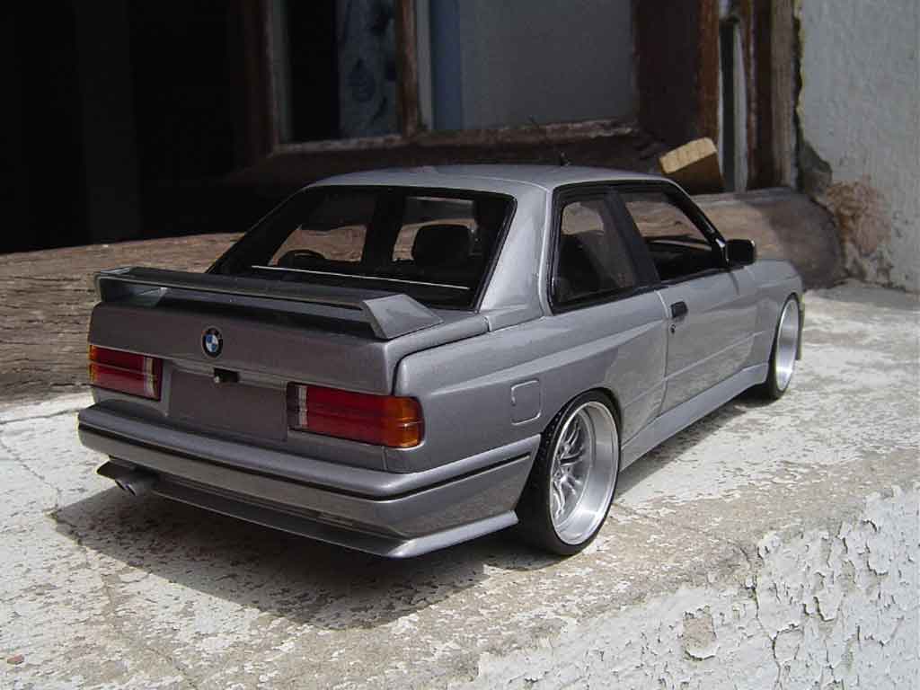Bmw M3 E30 1/18 Kyosho E30 grijs jantes de m3 e46 avec cerclage chrome modelauto