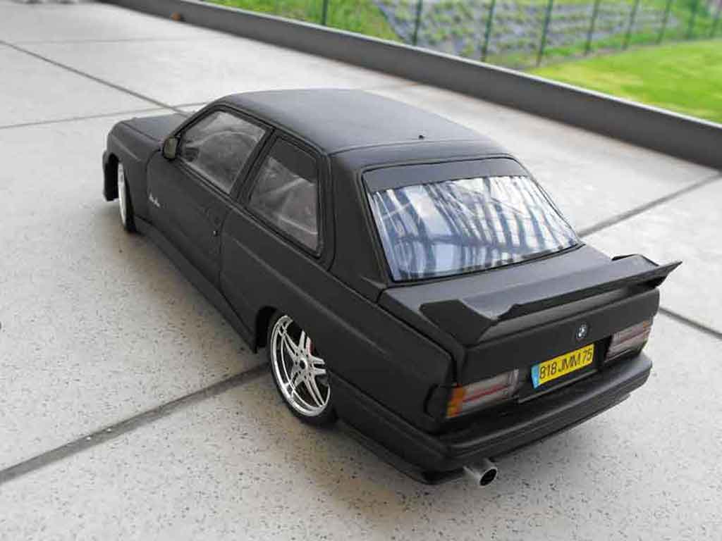 Bmw M3 coupe E30 zwart echappement inox nos 1/18 Minichamps