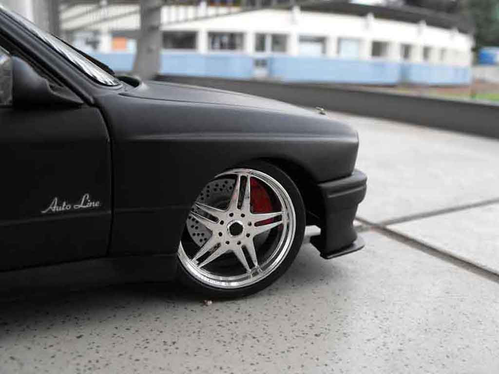 Bmw M3 coupe E30 zwart echappement inox nos 1/18 Minichamps