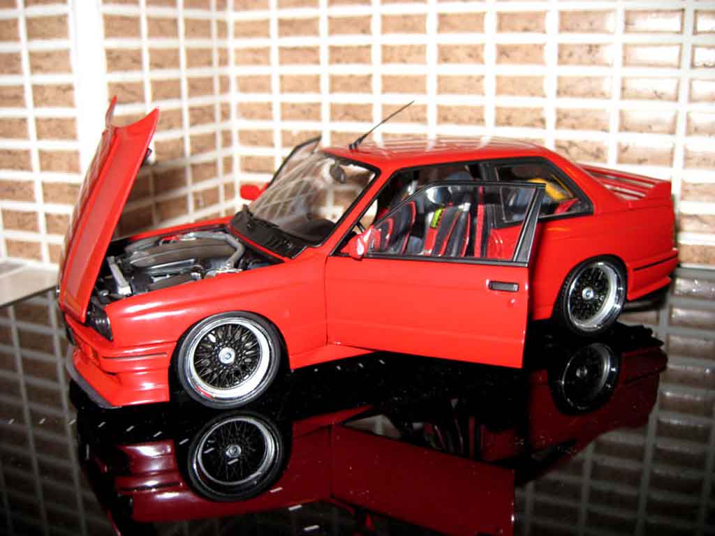 Bmw M3 coupe E30 swap moteur v10 1/18 Autoart