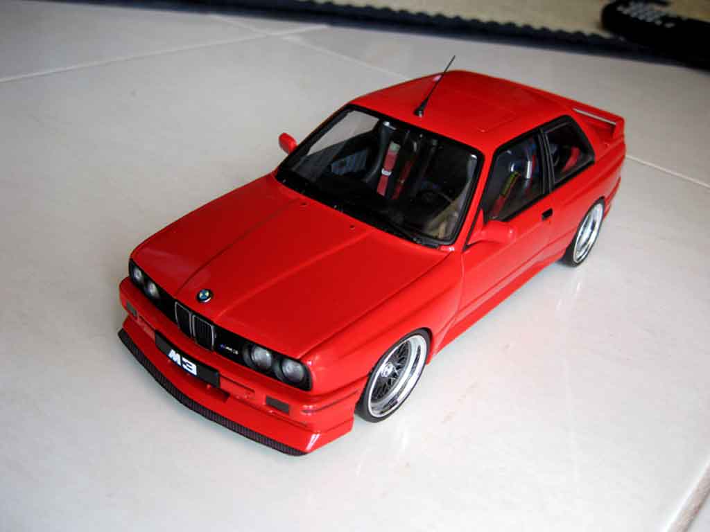 Bmw M3 E30 1/18 Autoart E30 swap moteur v10 modelauto