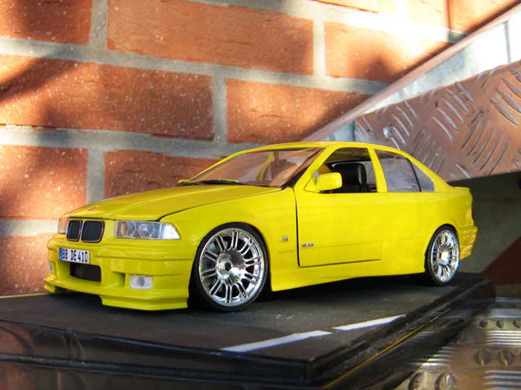 Bmw M3 E36 berline 1/18 Ut Models E36 sedan rtr geel carlux jantes m3 gtr modelauto