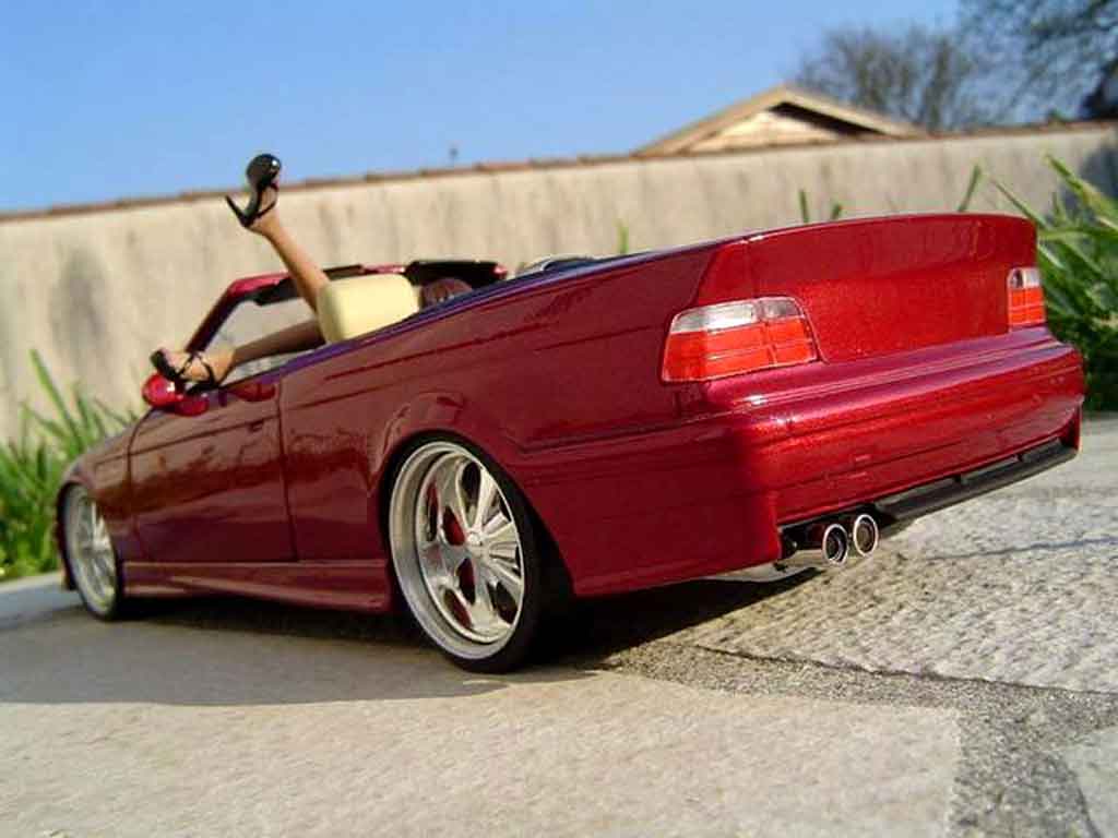 Bmw M3 E36 cabriolet 1/18 Ut Models E36 cabriolet rood jantes budnik modelauto