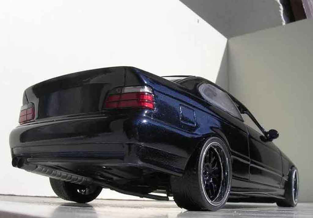 Bmw M3 E36 1/18 Ut Models E36 dark blue modelauto