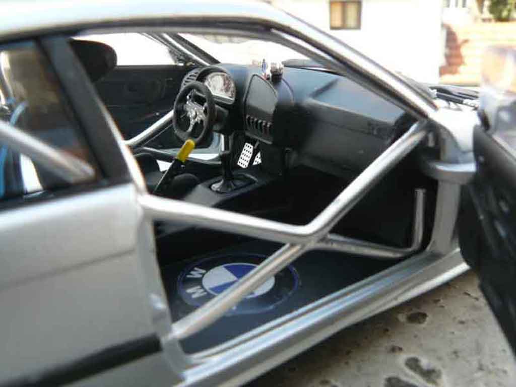 Bmw M3 coupe E36 preparation drift avec turbo 1/18 Ut Models