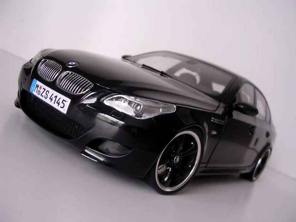 Bmw M5 tuning E60 jantes techart zwarts 1/18 Kyosho