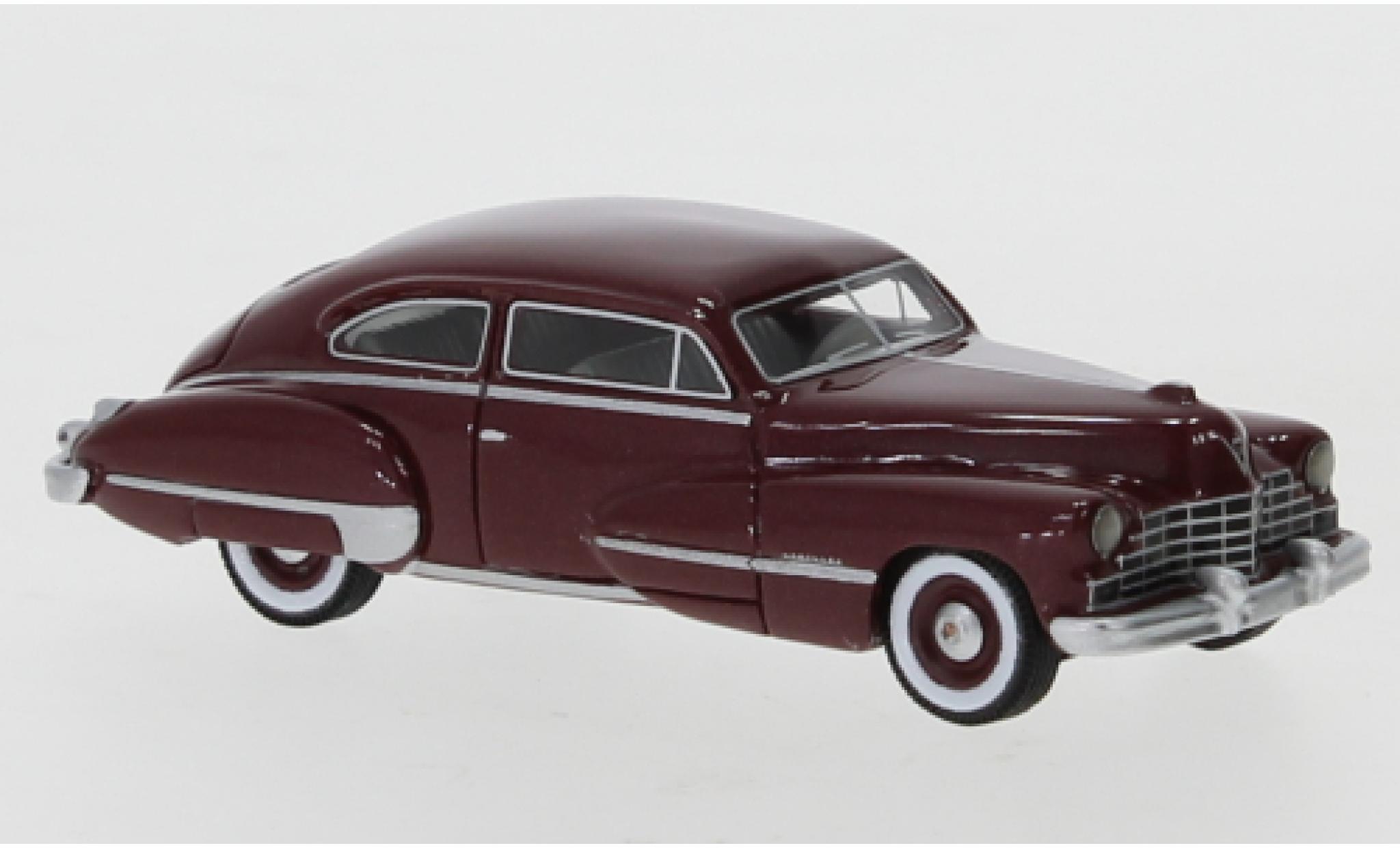 Cadillac Series 62 1/87 BoS Models Club Coupe metallic rood 1946 modelauto