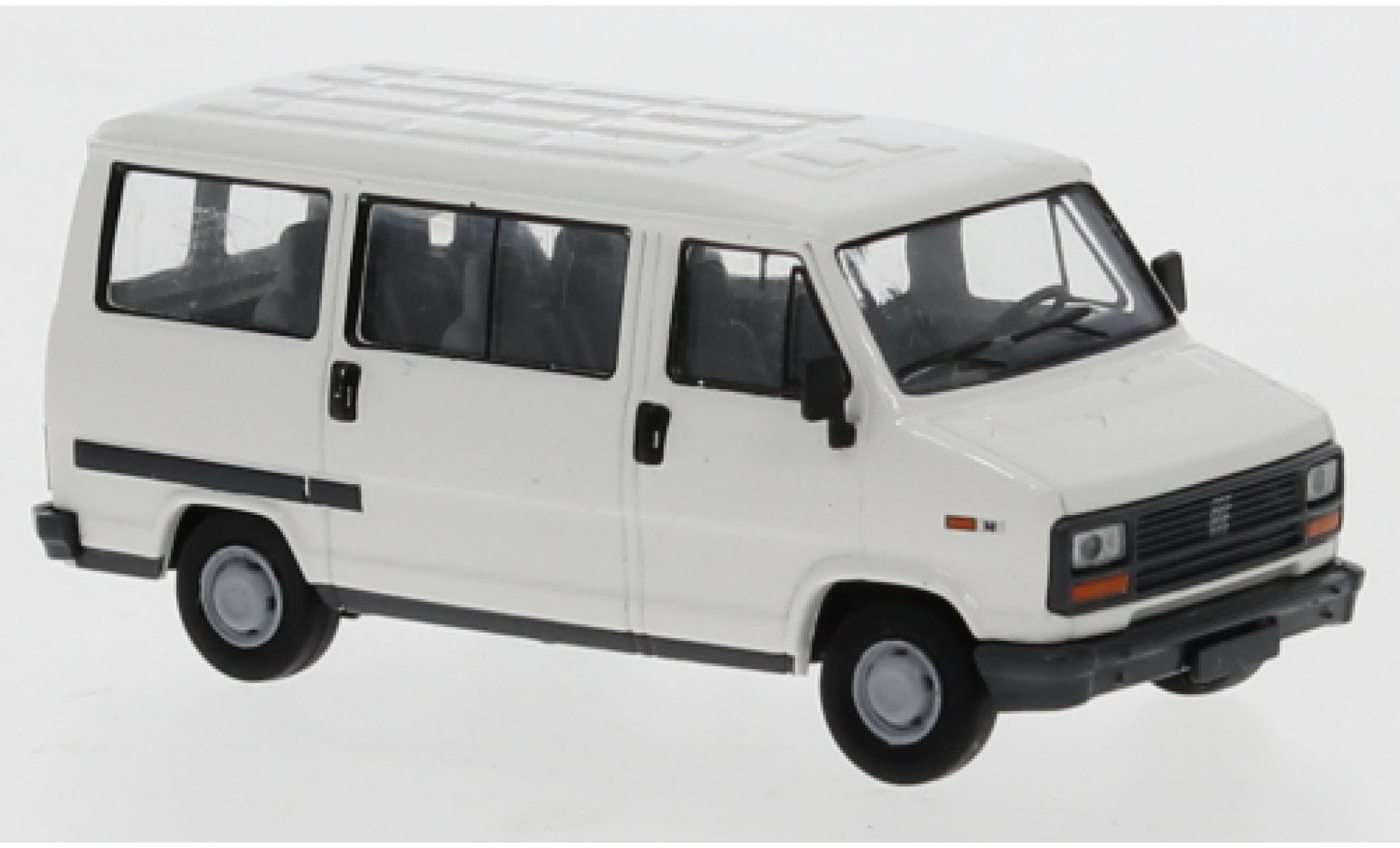 Fiat Ducato 1/87 Brekina Bus wit 1982 modelauto
