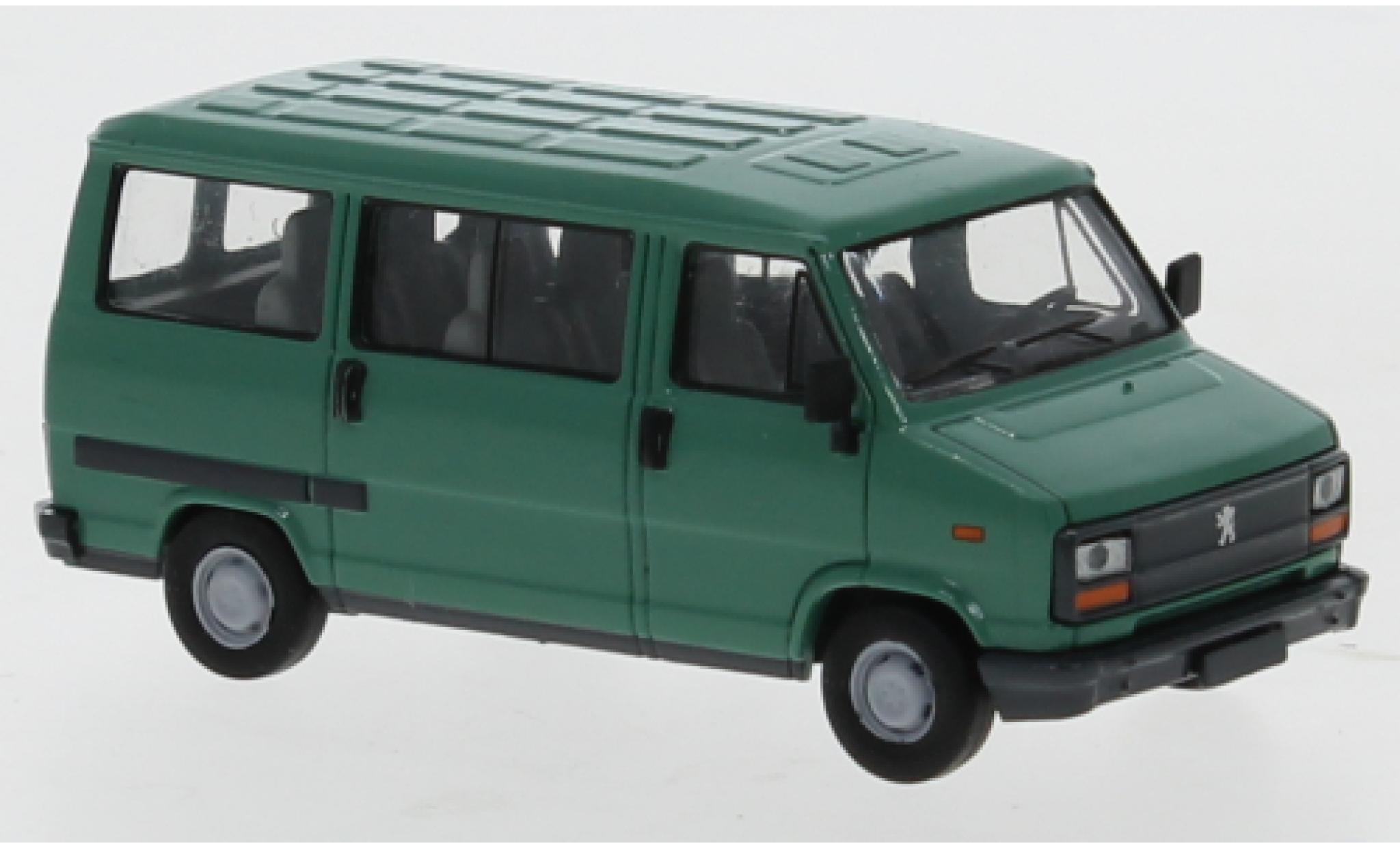 Peugeot J5 1/87 Brekina Bus groen 1982 modelauto